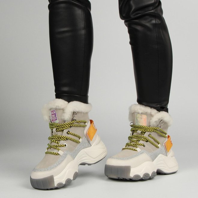 Женские зимние ботинки на платформе buts 196702 38 размер